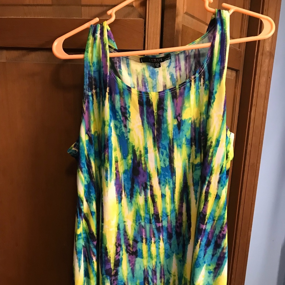 Lightweight colorful tank
